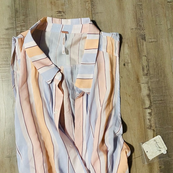 🆕NWT- FREE PEOPLE “MACKENZIE WRAP BLOUSE.” BRAND NEW WITH TAGS - Picture 8 of 11